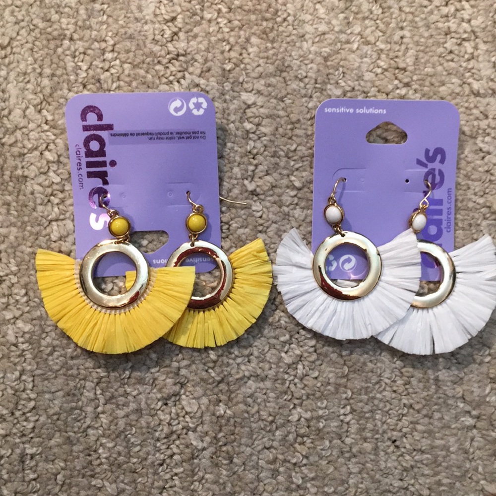 NWT Set of 2 dangle colorful earrings